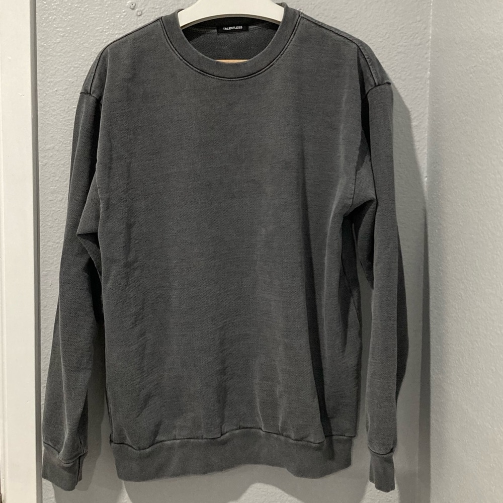 Talentless crew neck.